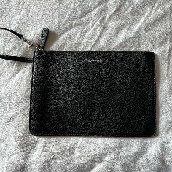 Calvin Klein Black Wallet Wristlet Sleek Minimalist Design - Picture 1 of 5